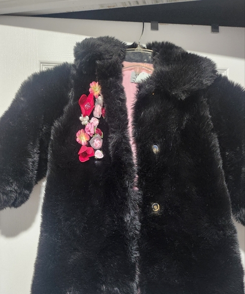 Cute fur coat w/ cute flowers jm orginals size 4 - Picture 1 of 5